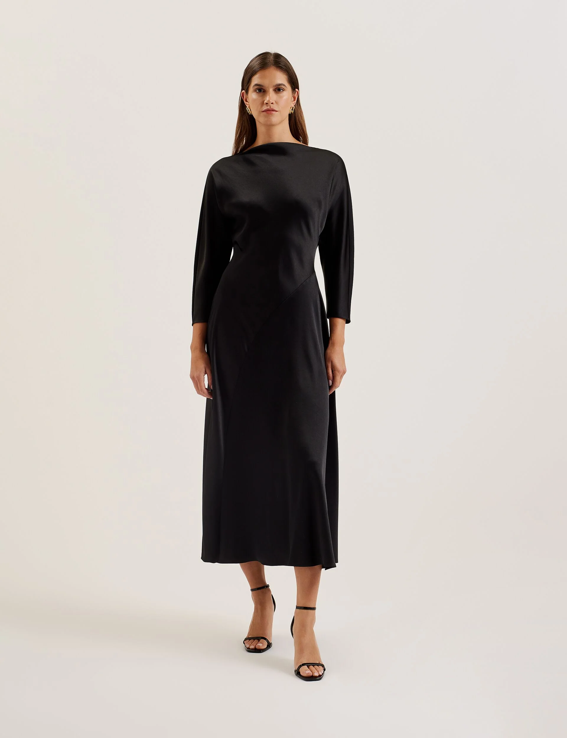 AVELLI | BLACK