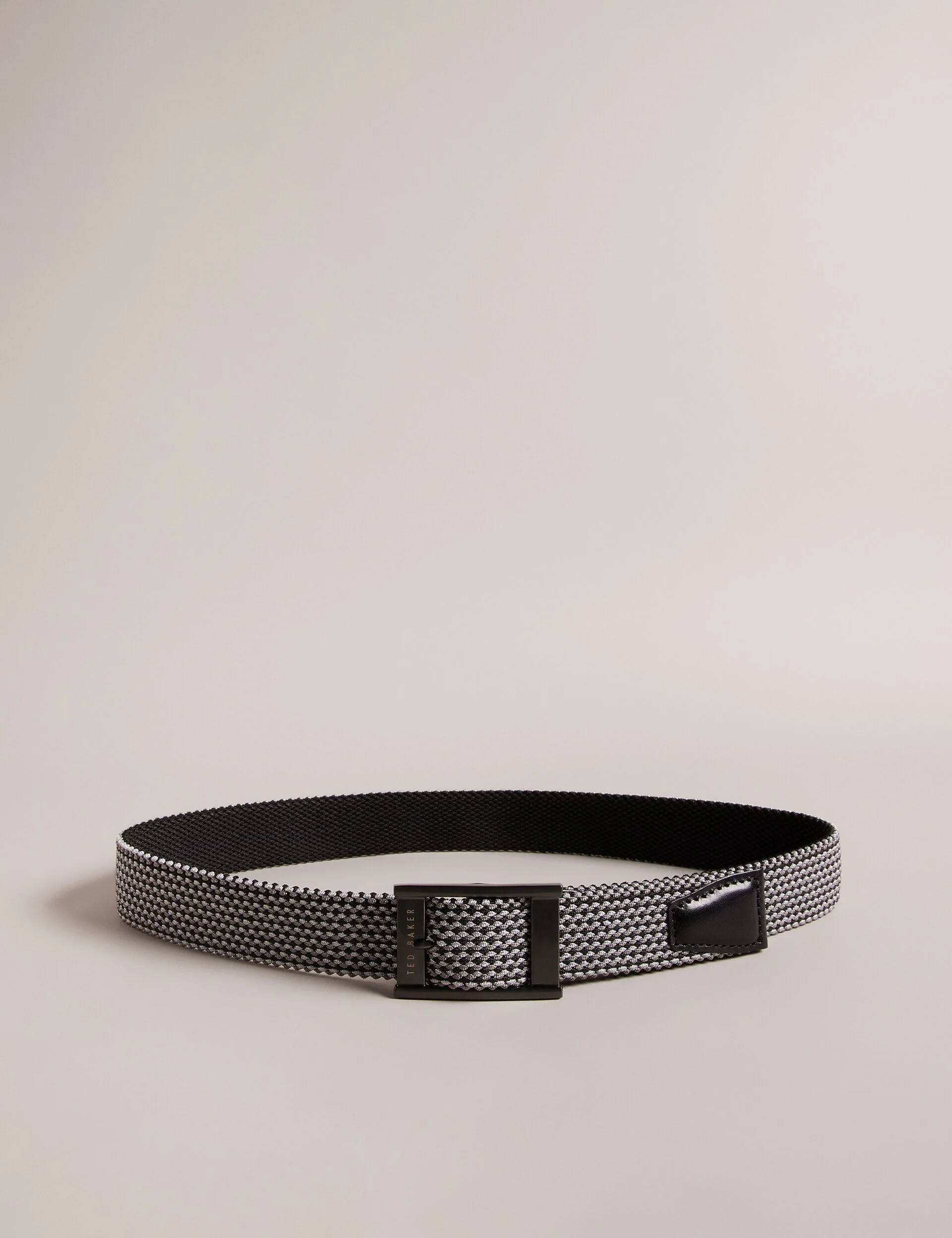 COLUMMM | BLACK