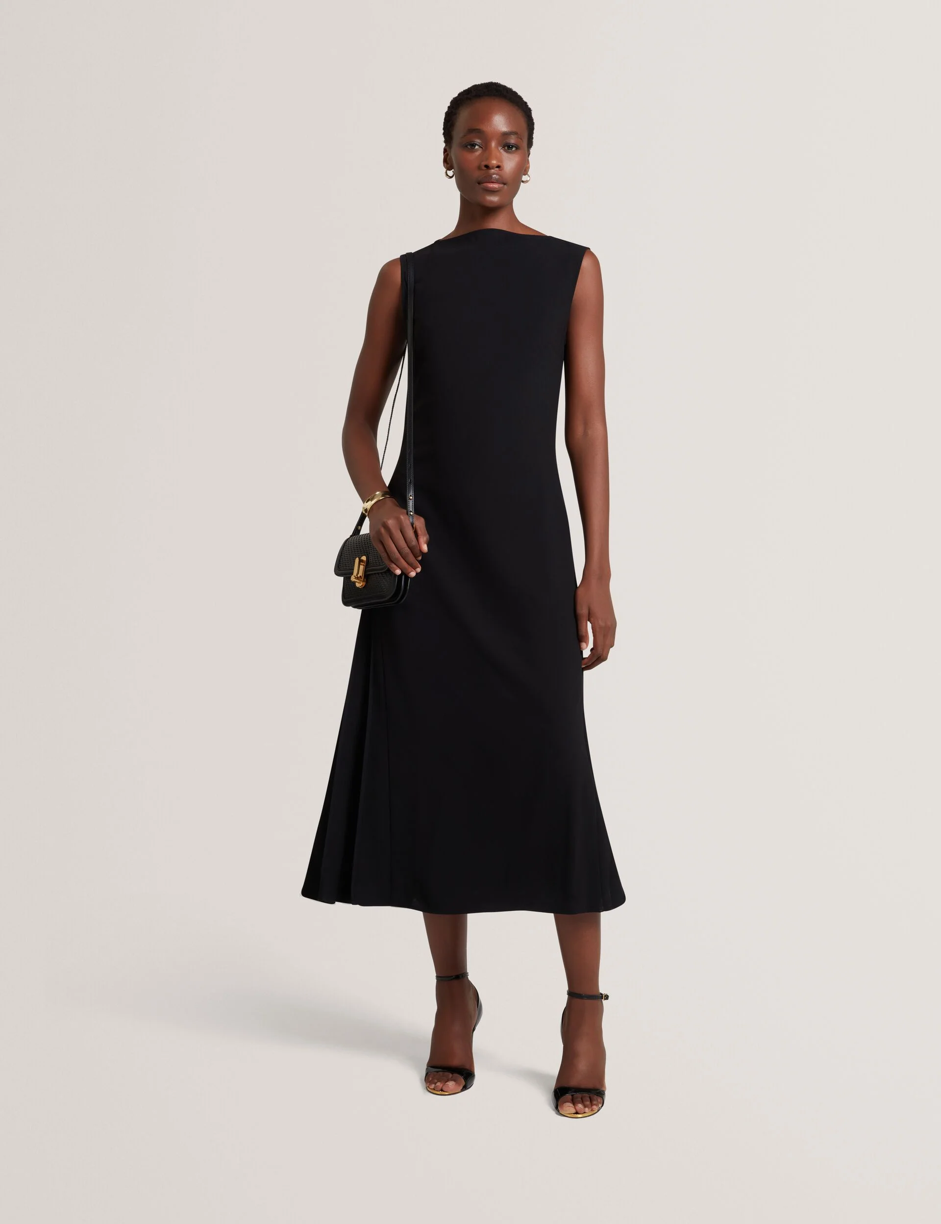 DAHRCY | BLACK