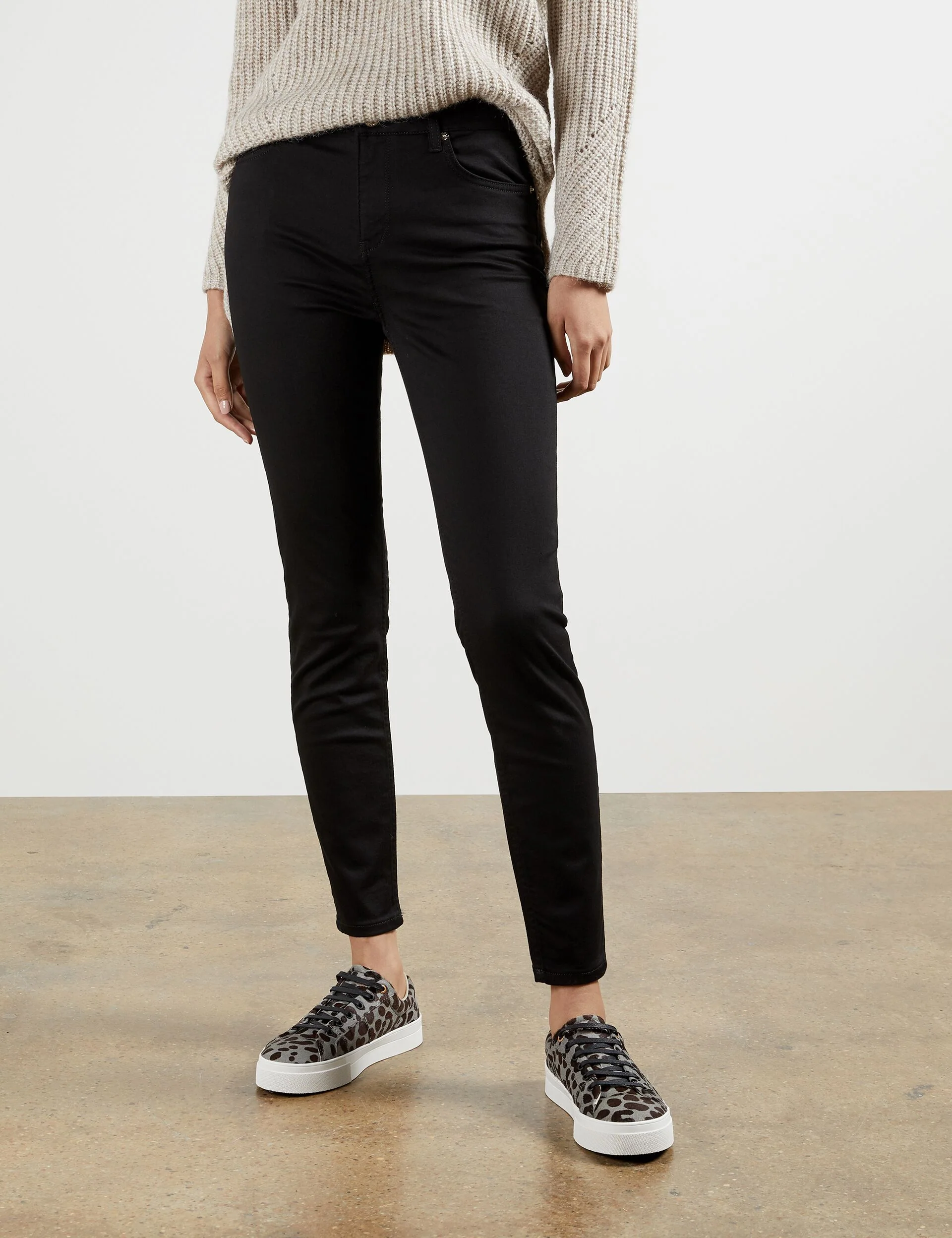 DUVV | JET BLACK