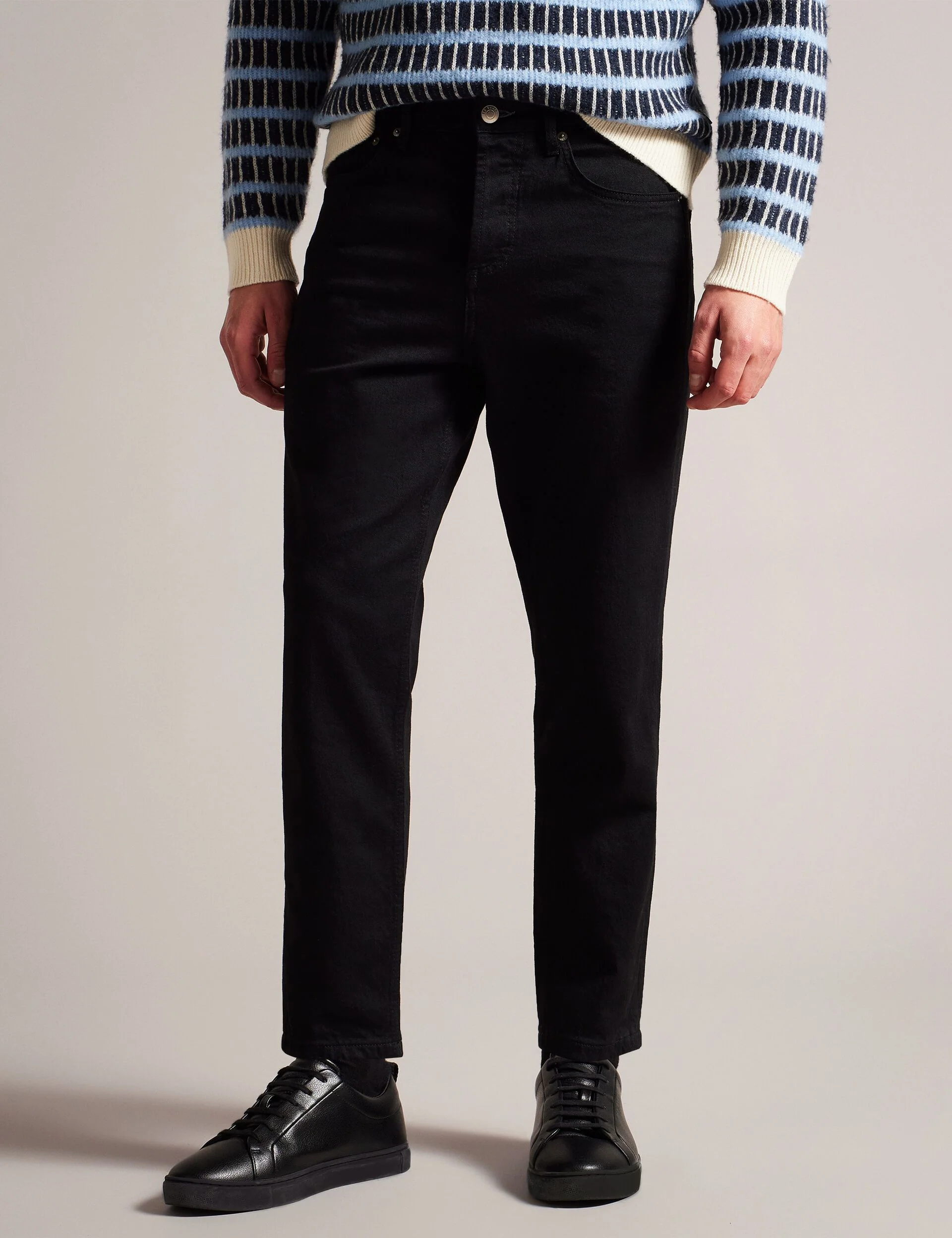 DYLLON | BLACK