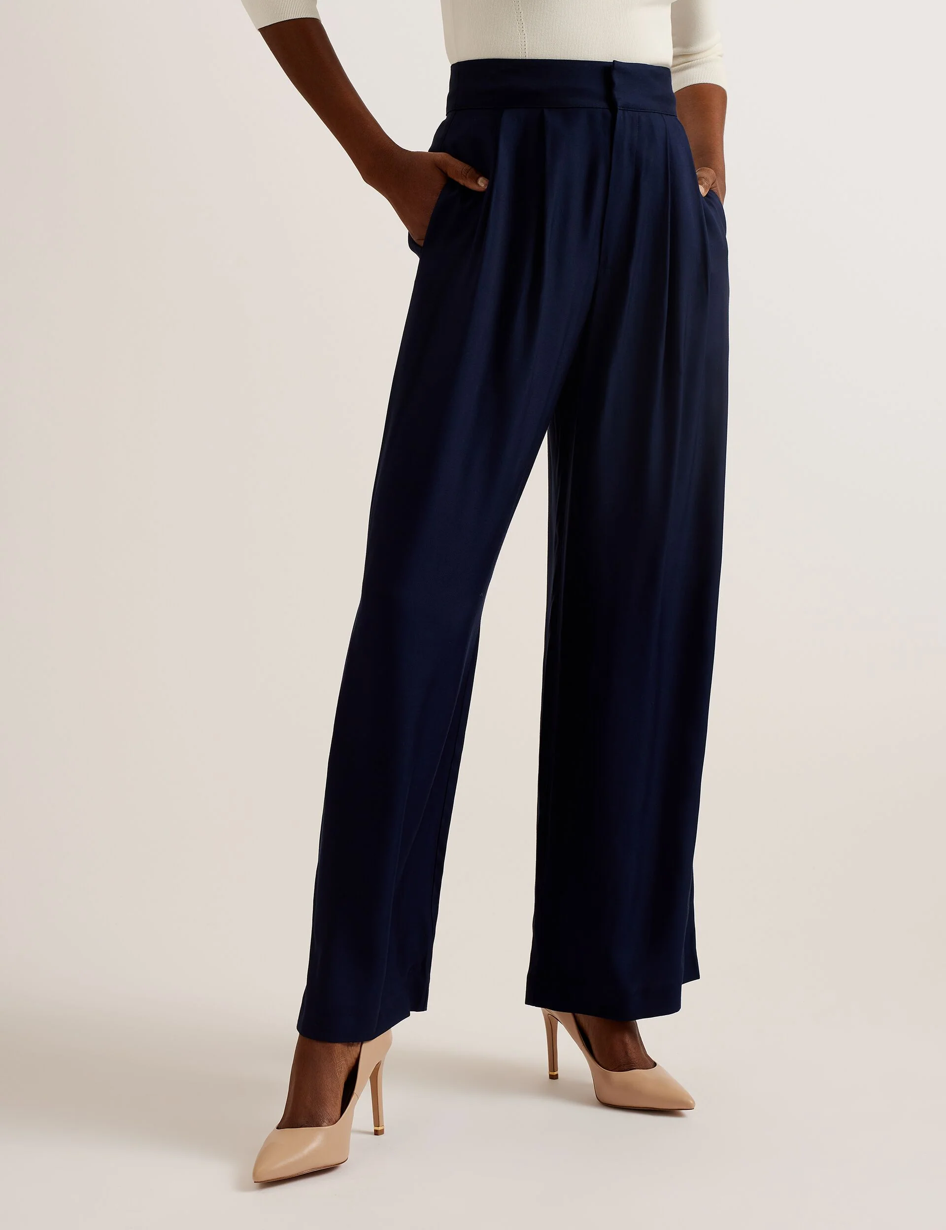 KRISSI | NAVY