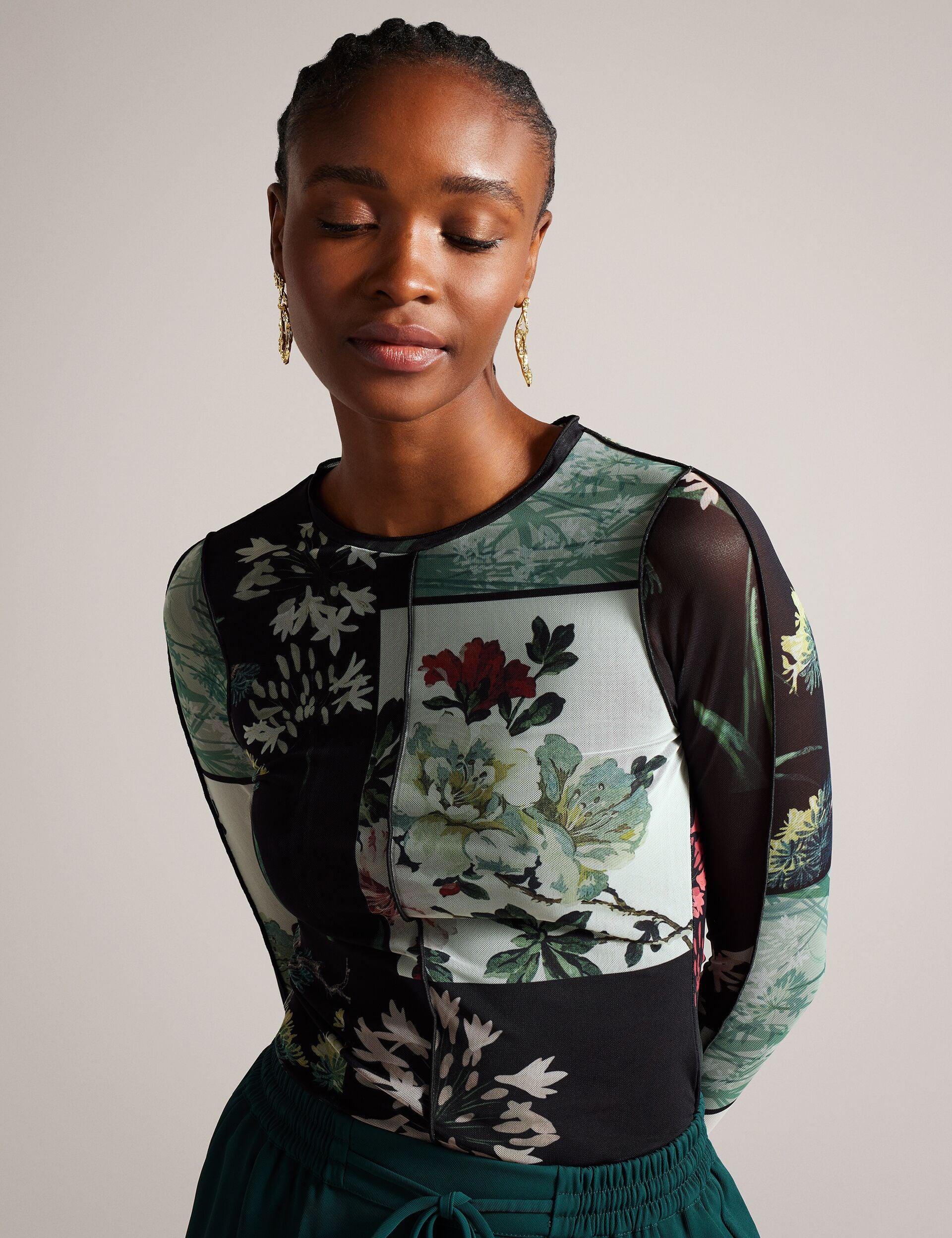 LAREANA | BLACK