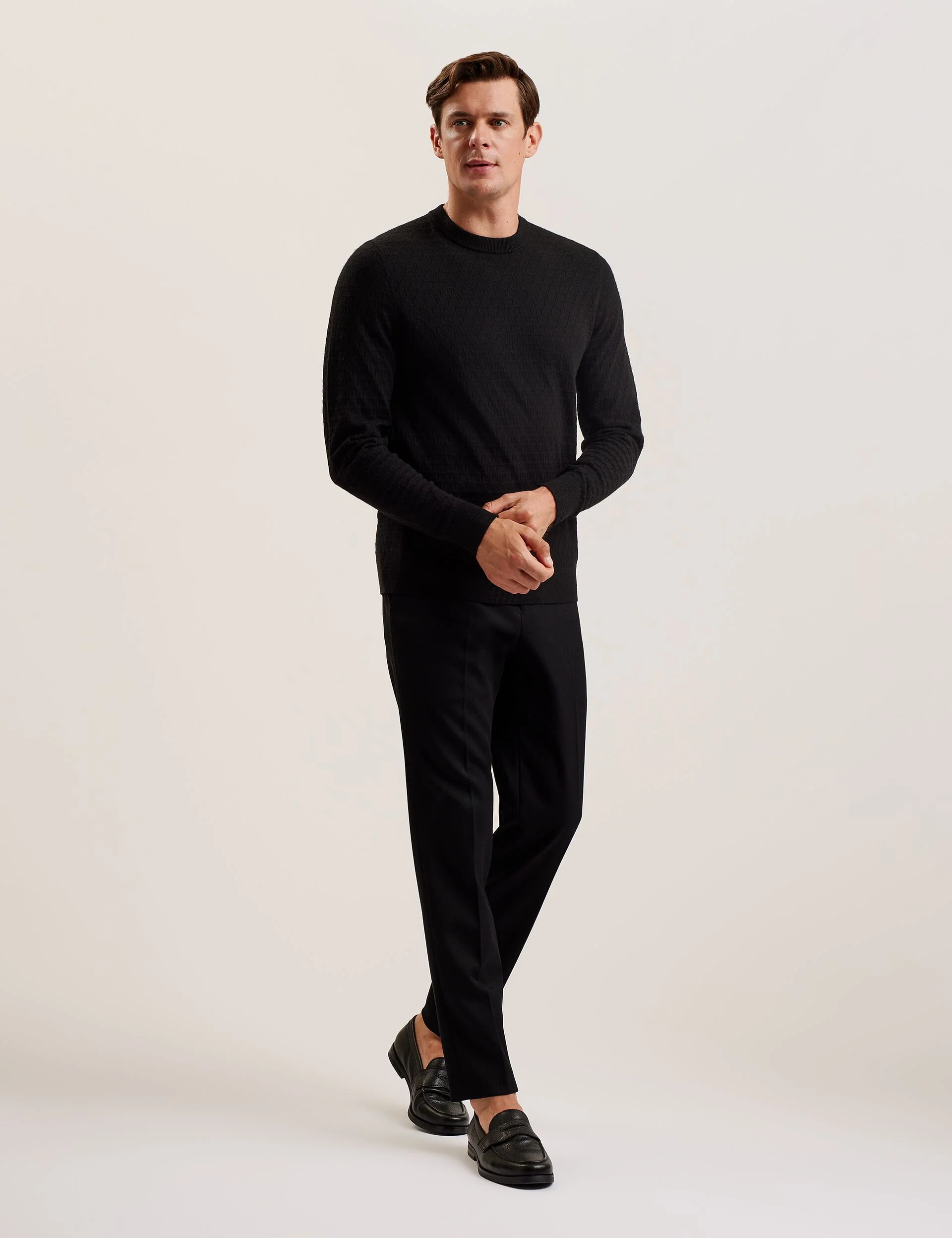 LOUNG | BLACK