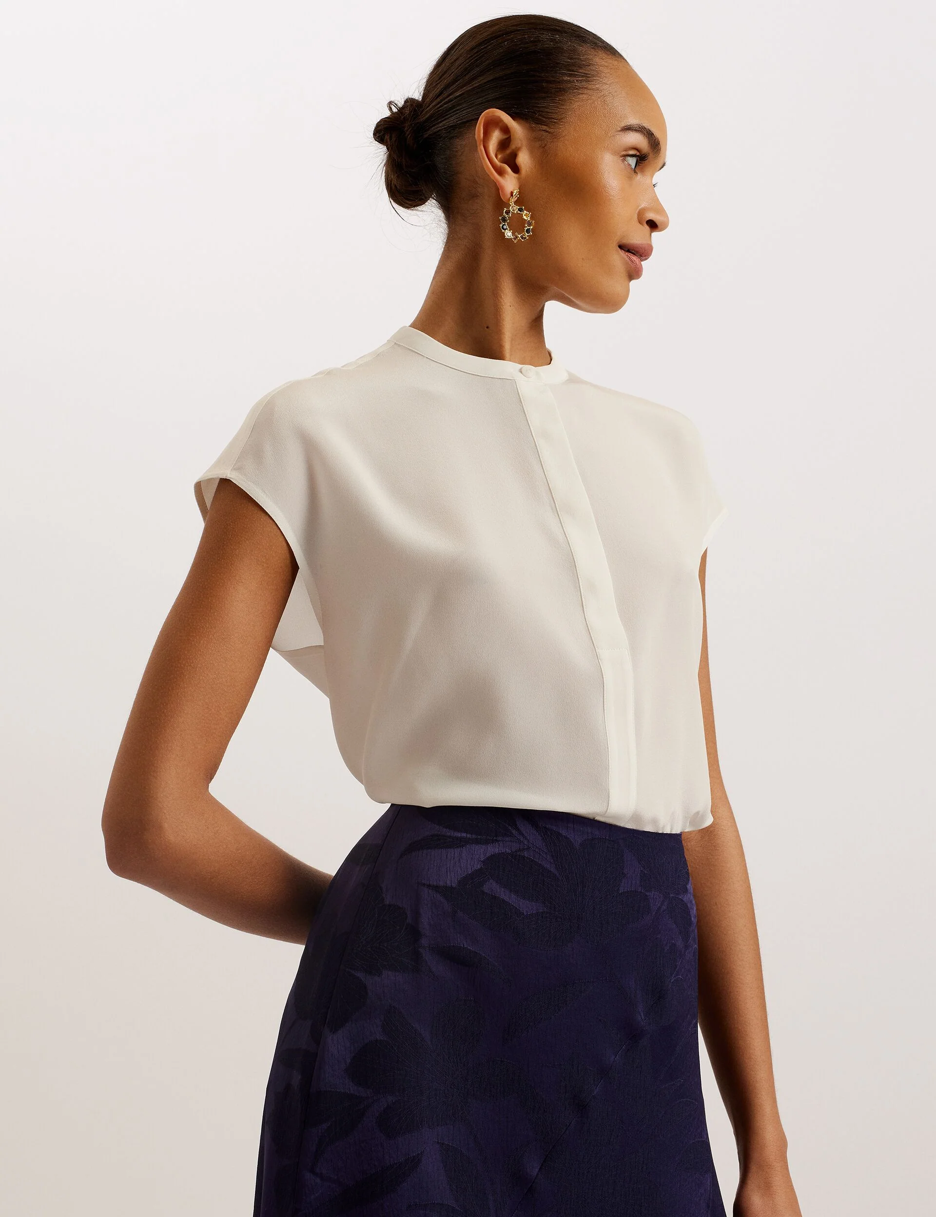 MIYOKOE | IVORY