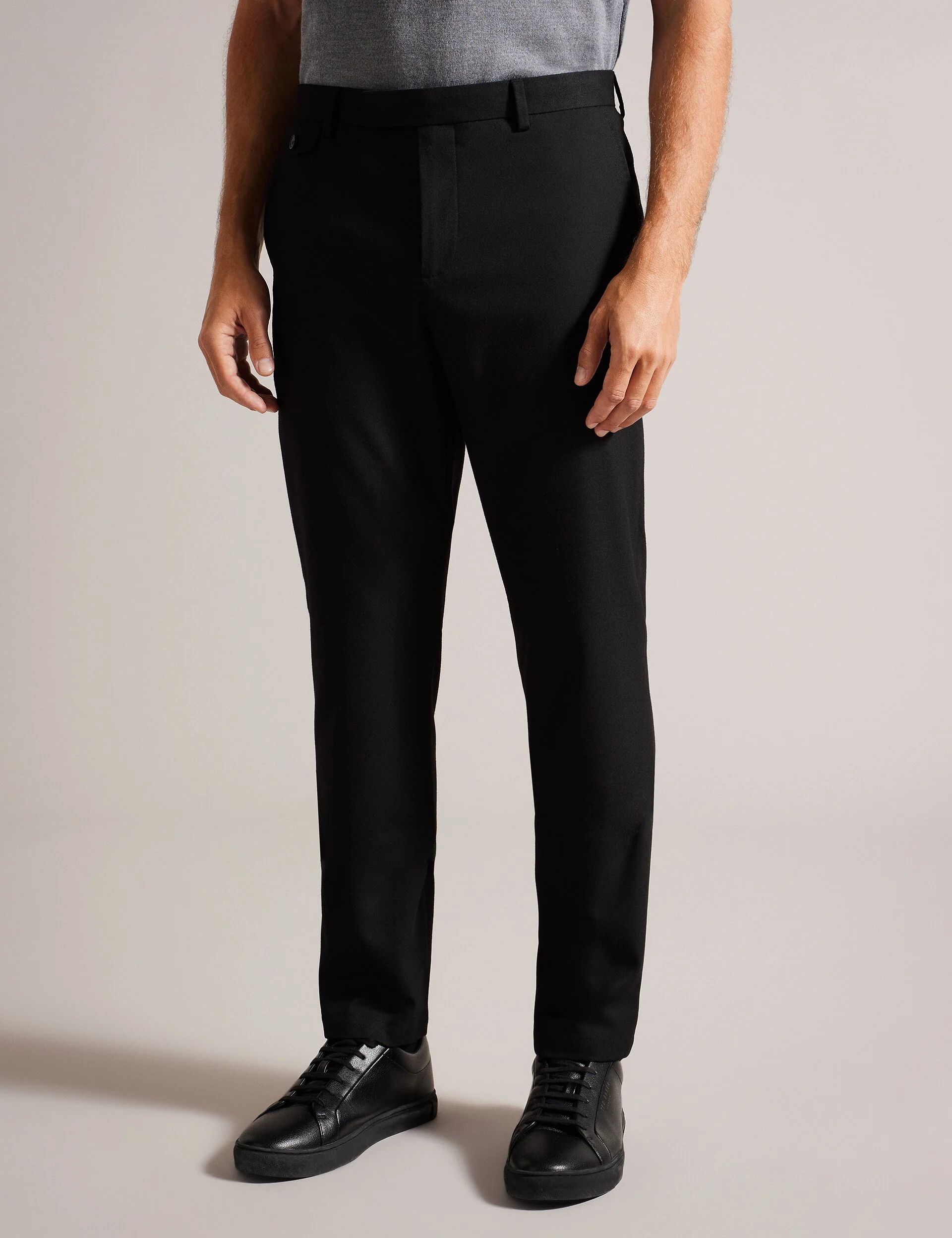 NGOLO | BLACK