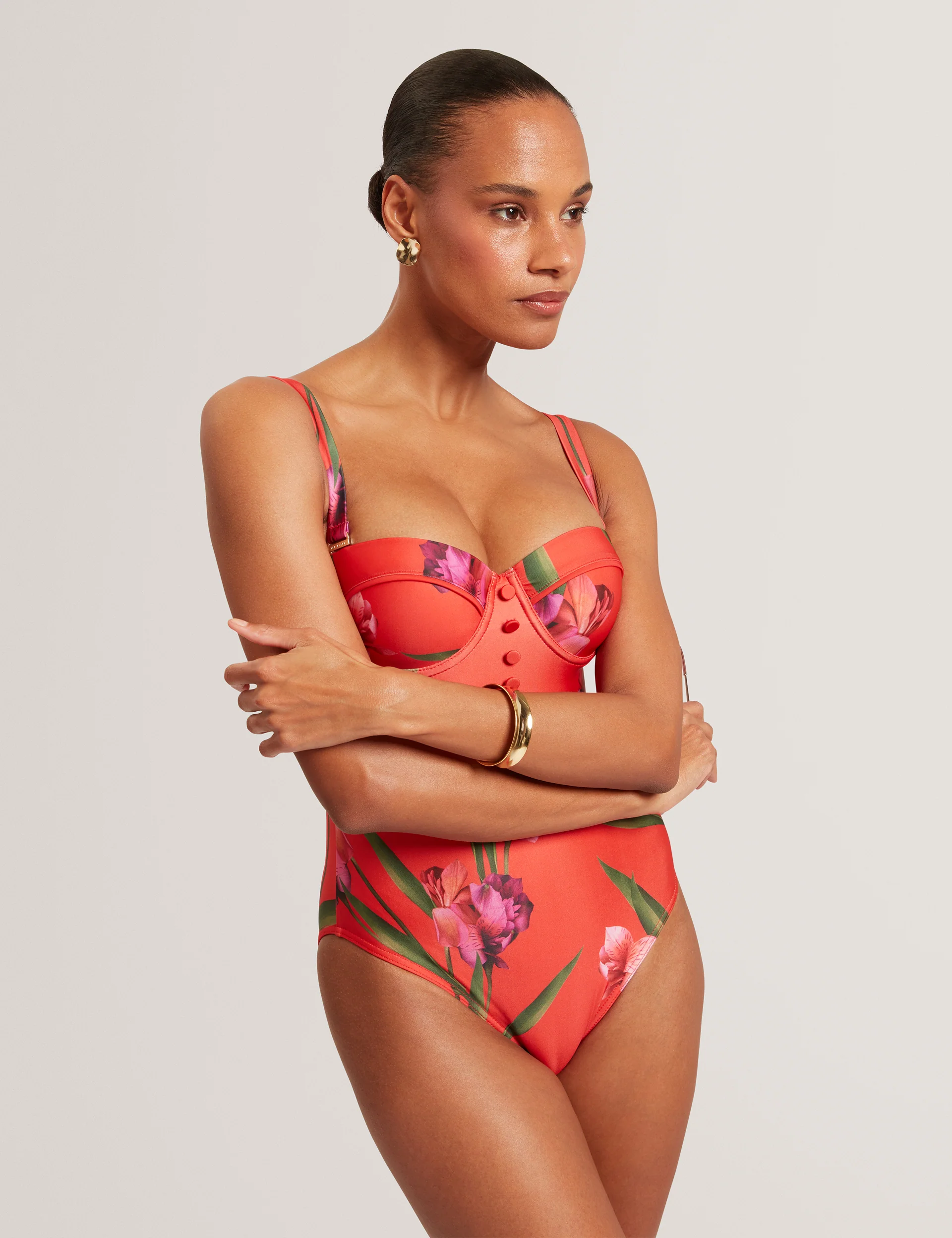 QUWELLA | BRIGHT RED