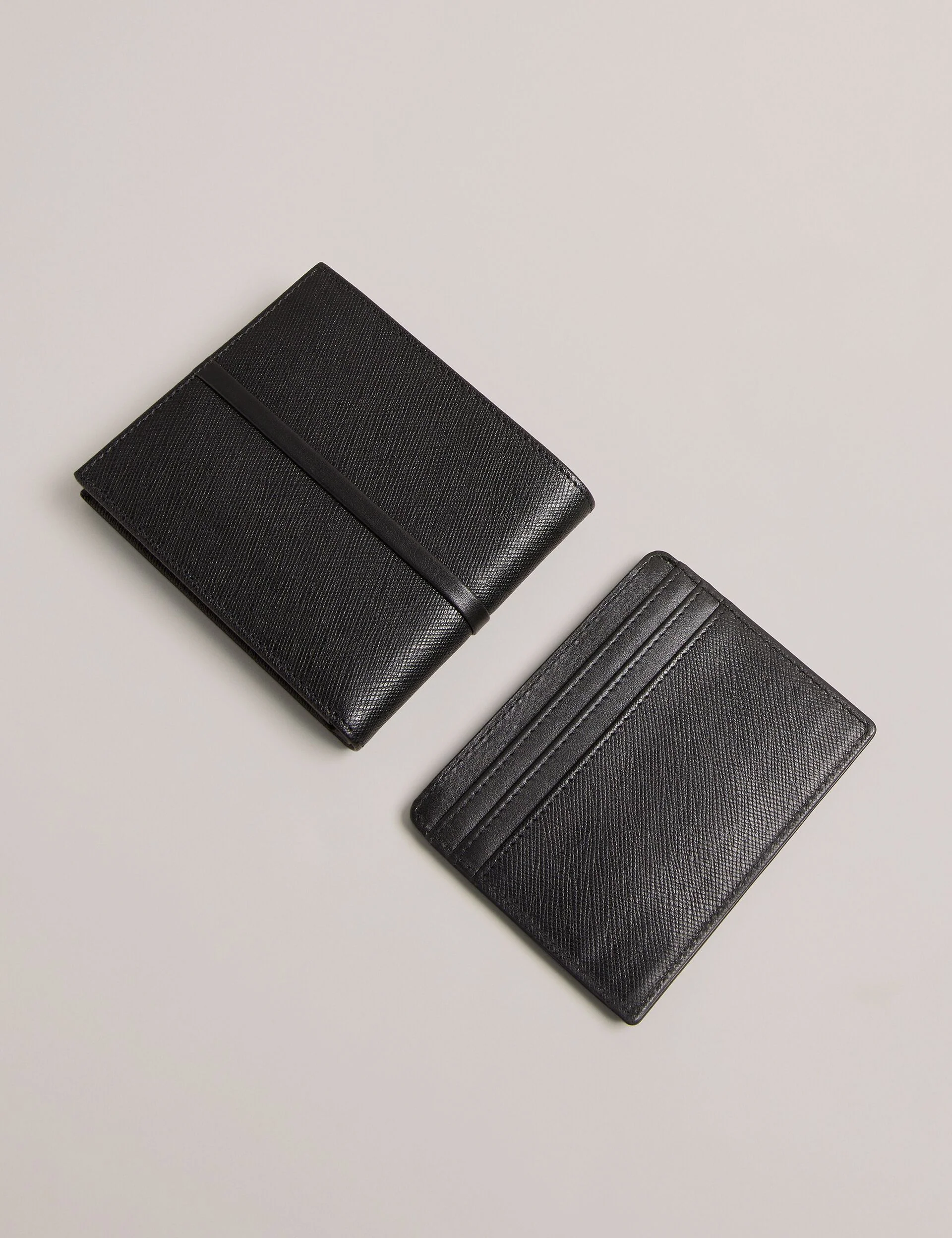 SAUNDER | BLACK