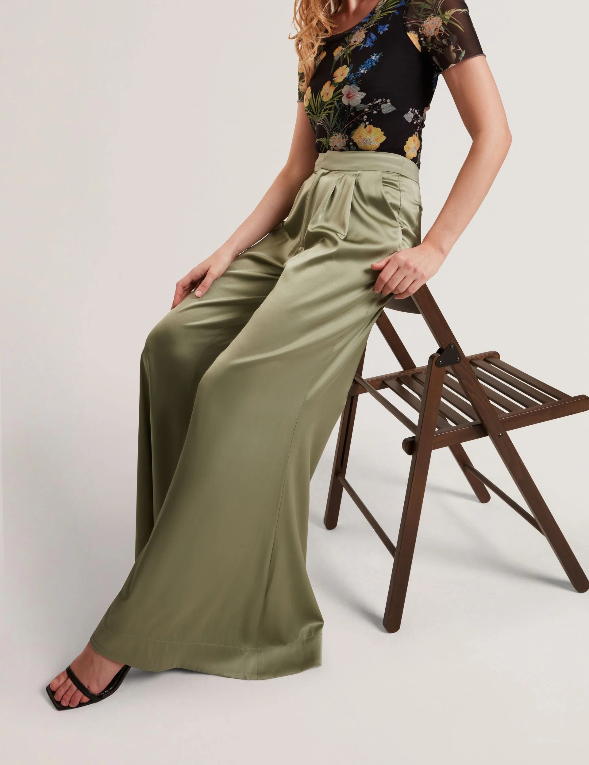 SILK WIDE LEG BELTED TUCK PANT | KHAKI