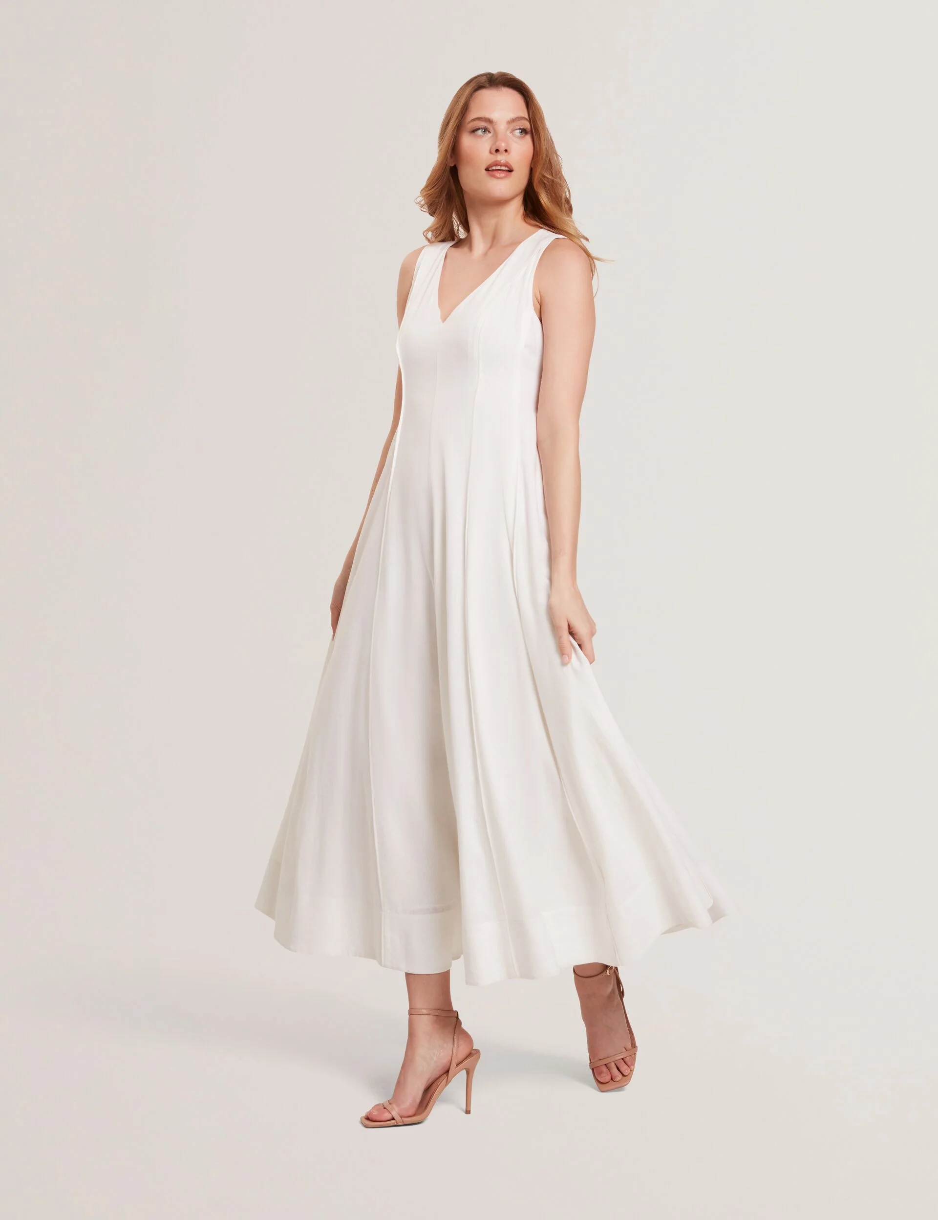 SLEEVELESS V-NECK PLEATED MAXI DRESS | WHITE