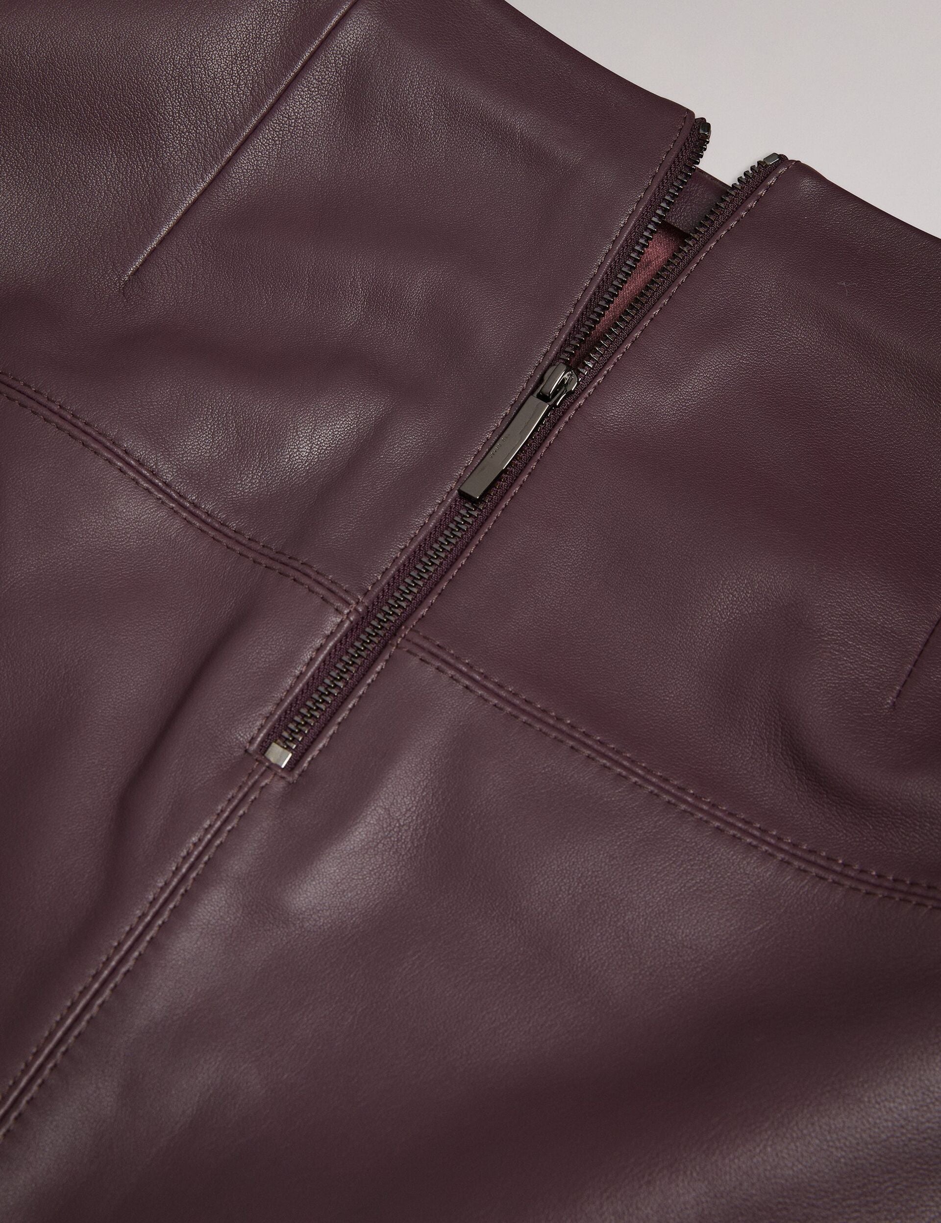 VALIAT | DARK RED - Image 14