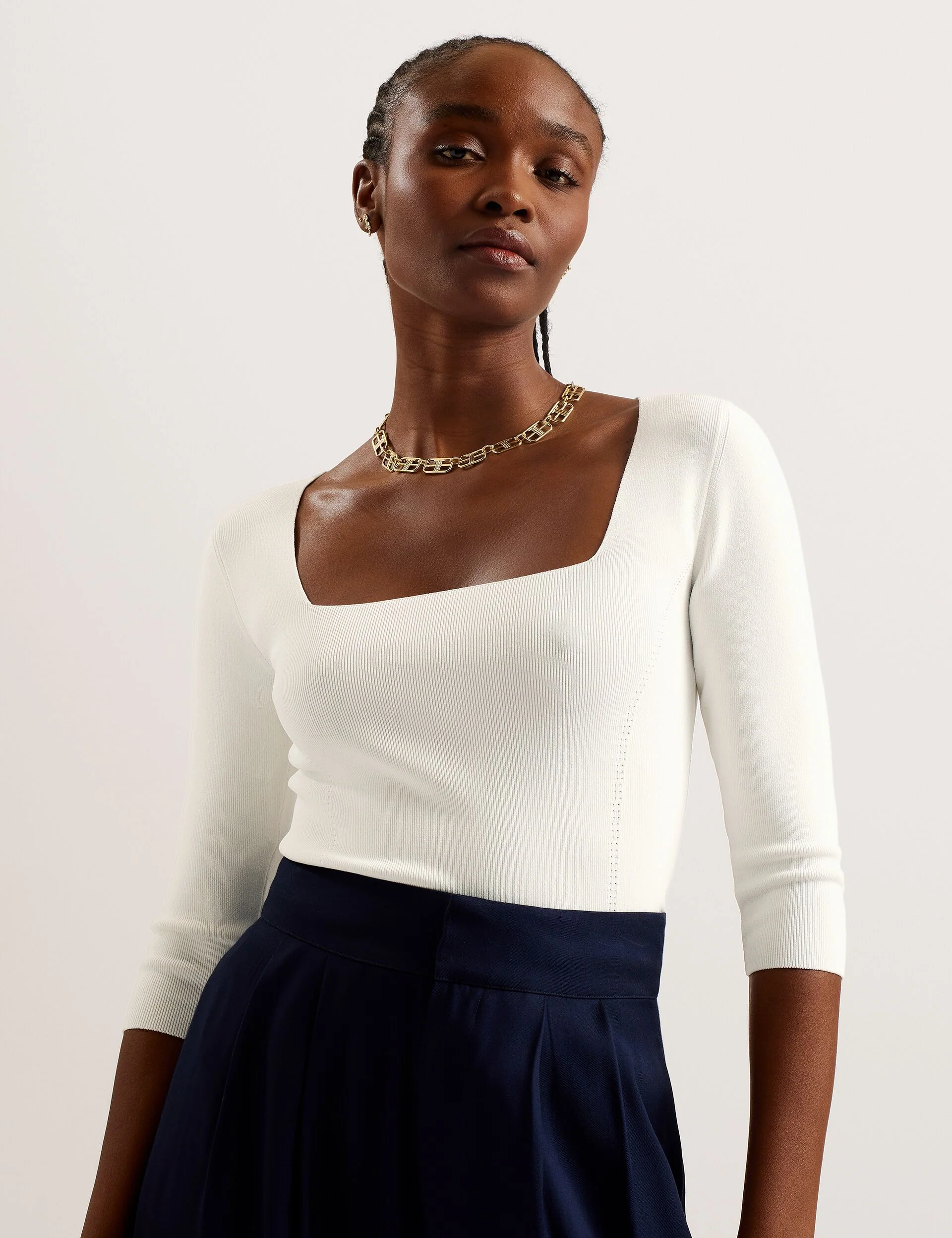 VALLRYY | IVORY