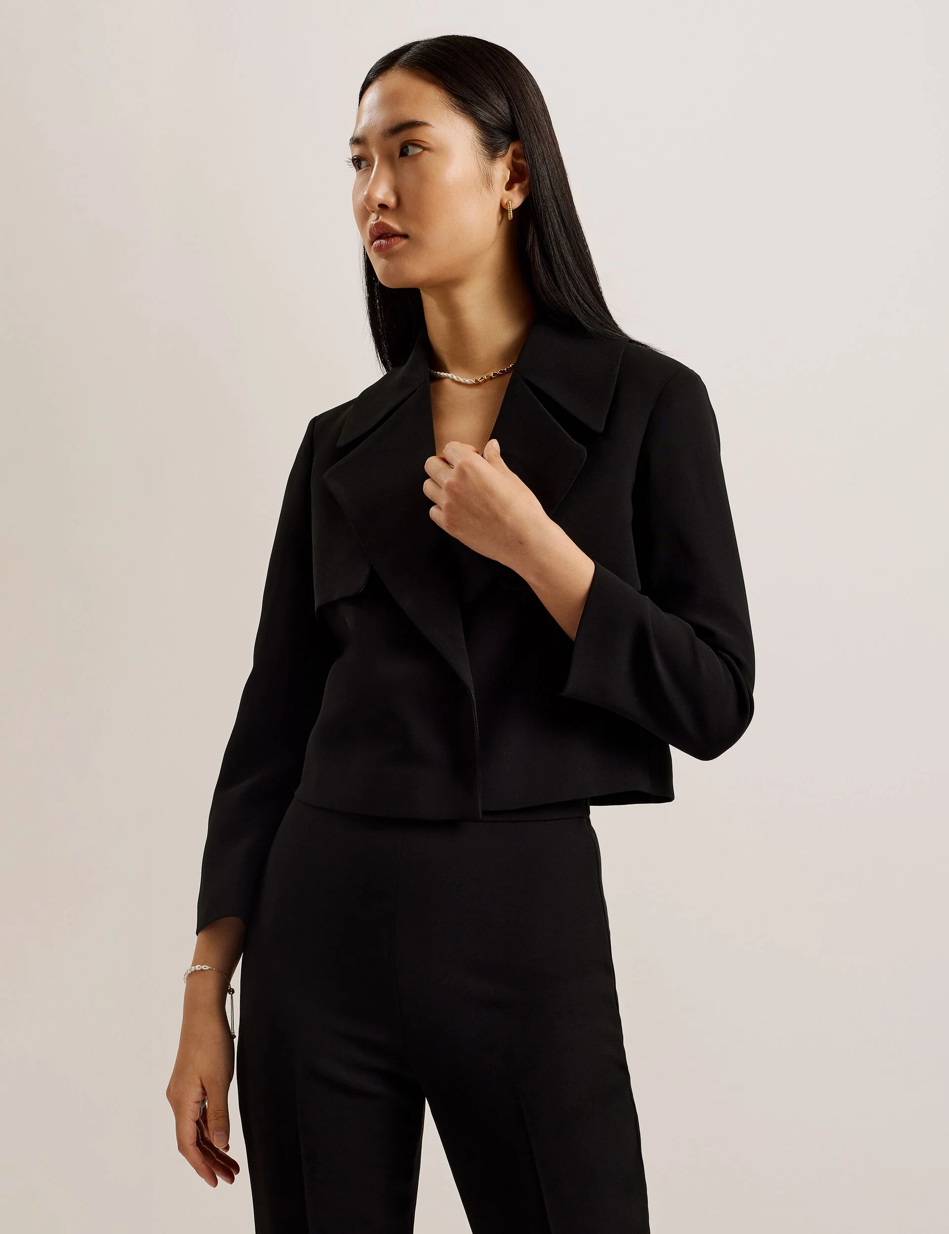 WYNO | BLACK