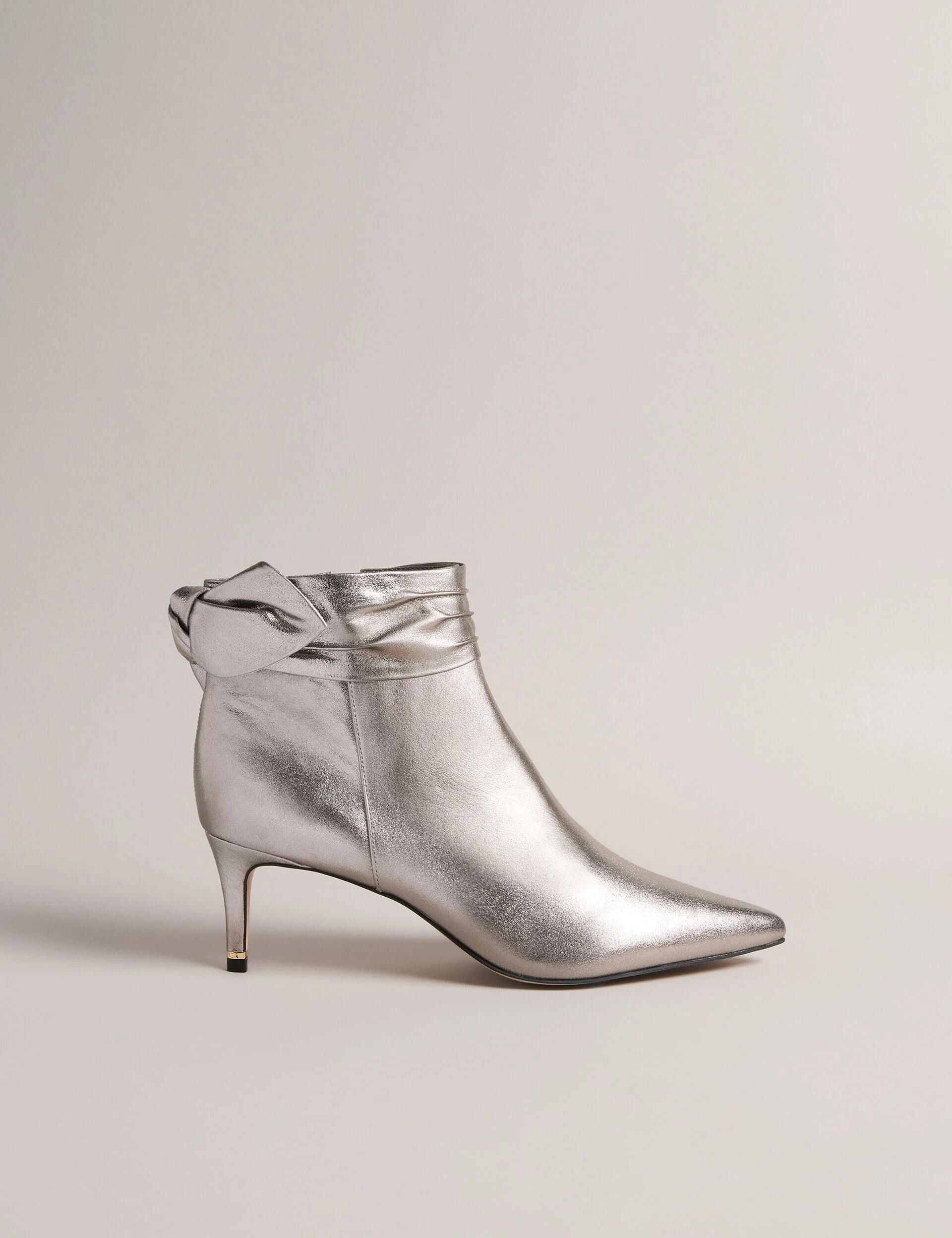 YONA | GUNMETAL