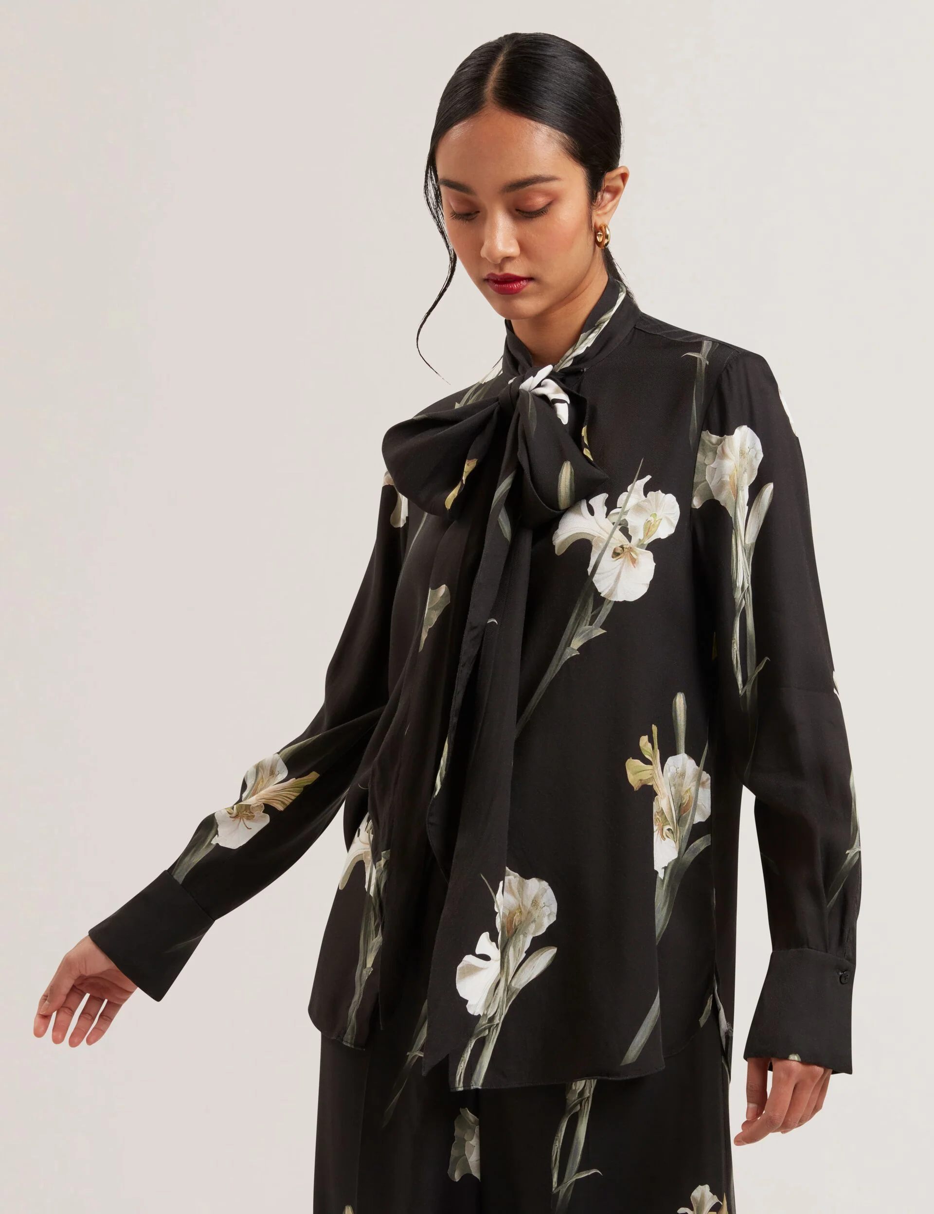 ZAKIIER | BLACK